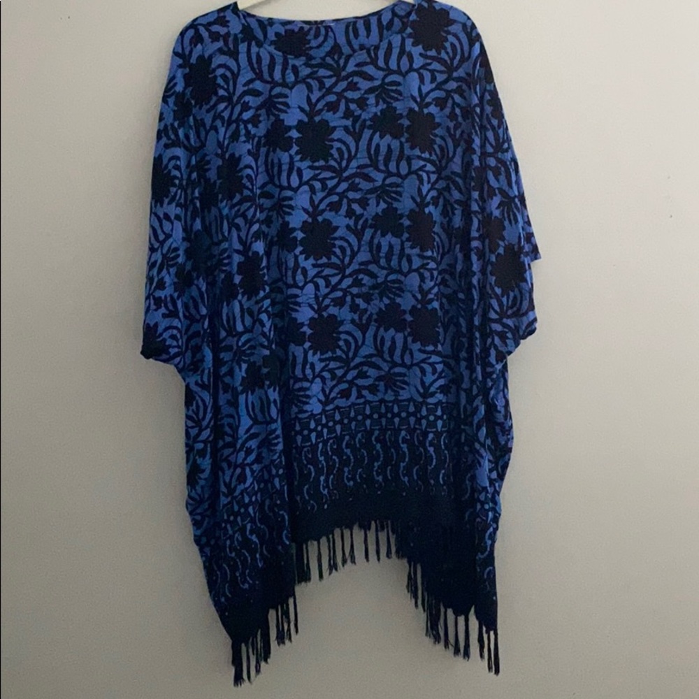 Flowy Top w/Tassel Hem